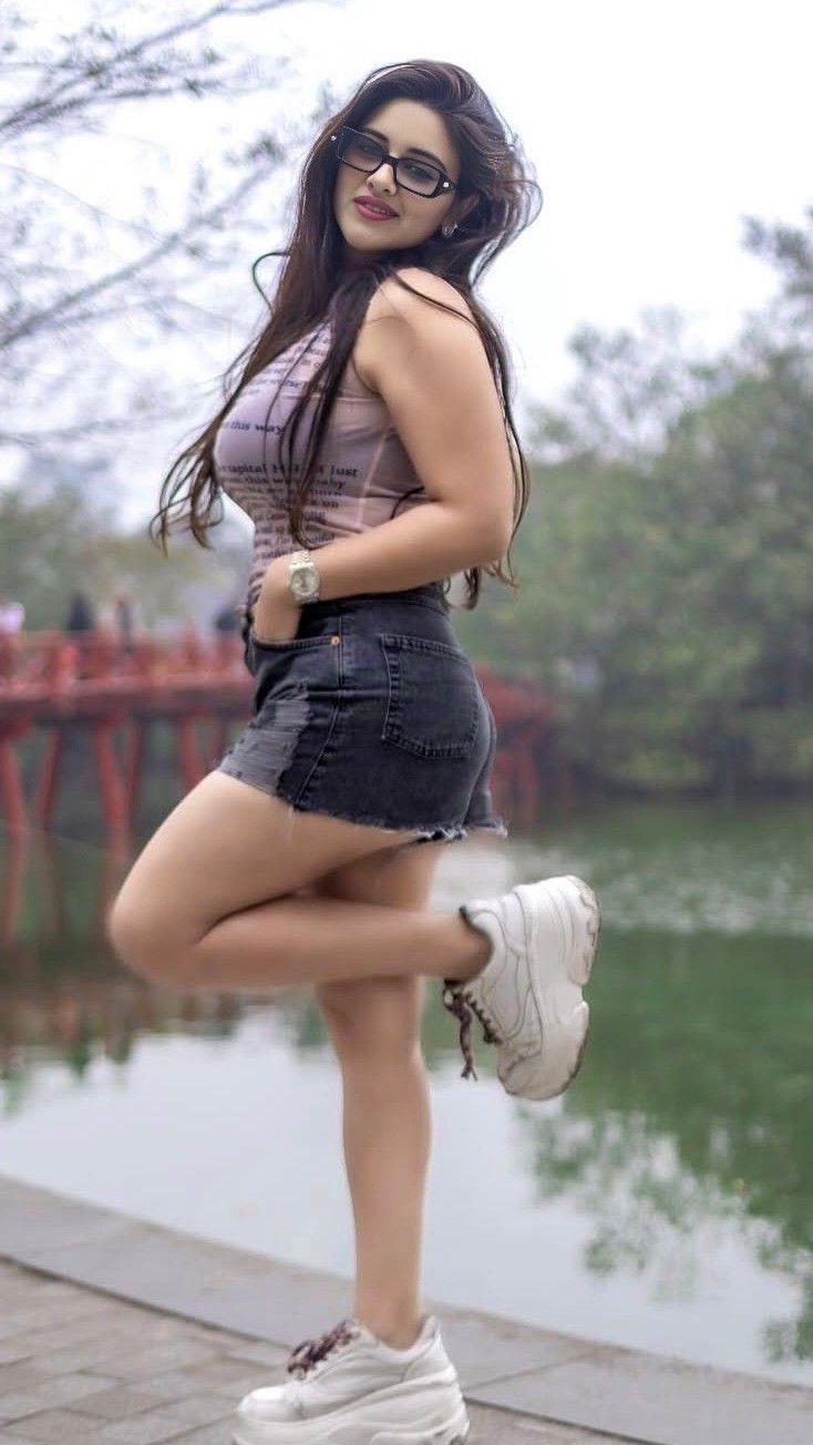 Escorts in Sea Shell inn Karachi